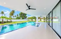 5 Bedroom House for Sale in Huai Yai, Pattaya, Thailand — 5-bedroom House — photo 1