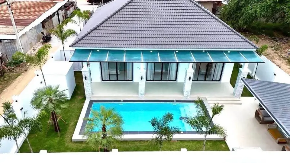 3 Bedroom House for Sale in Huai Yai, Pattaya, Thailand — 3-bedroom House — photo 1
