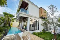 4 Bedroom House for Sale in Tree Villa exterior front view
