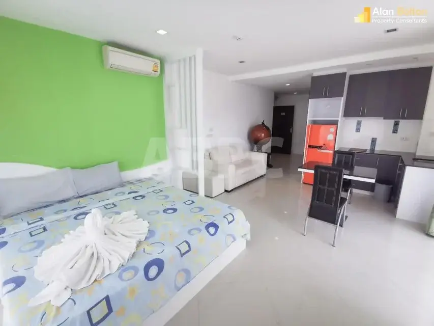 Studio Condo for Sale at Jada Beach, Pattaya, Thailand — Condo — photo 1