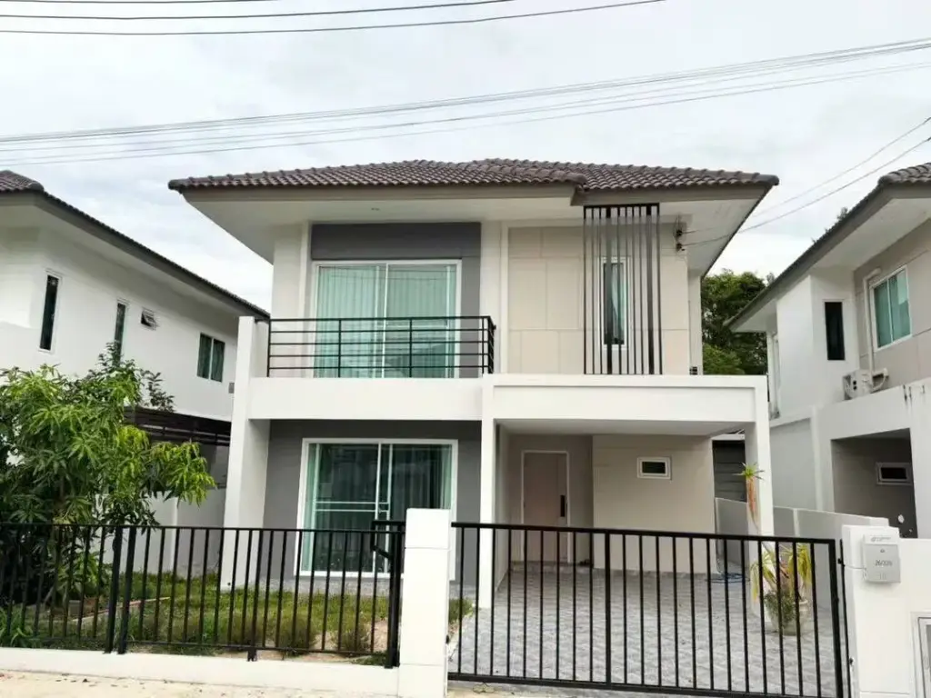 3 Bedroom House for Sale in Jomtien, Pattaya, Thailand — 3-bedroom House — photo 1