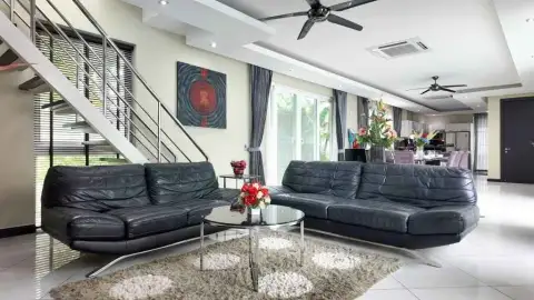 5 Bedroom House for Sale in Jomtien, Pattaya, Thailand — 5-bedroom House — photo 2