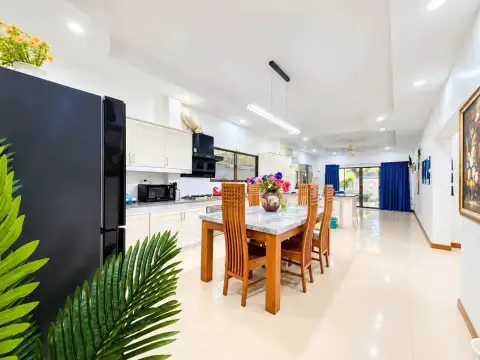 6 Bedroom House for Rent in Jomtien, Pattaya, Thailand — 6-bedroom House — photo 4