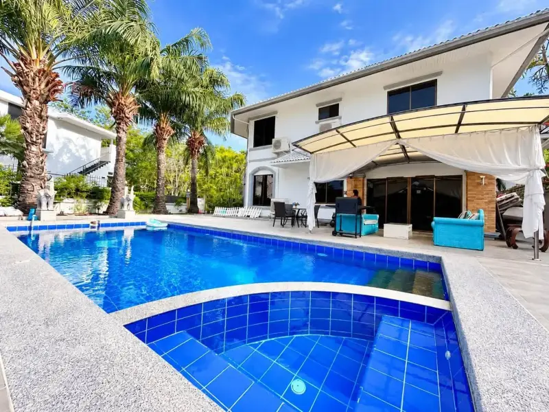6 Bedroom House for Rent in Jomtien