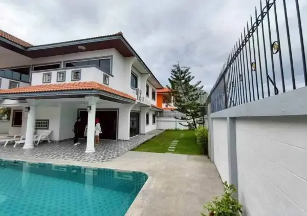 4 Bedroom House for Sale in Jomtien