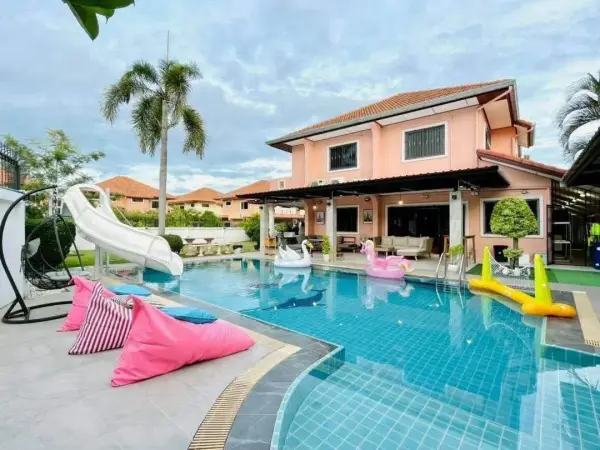 4 Bedroom House for Sale in Jomtien