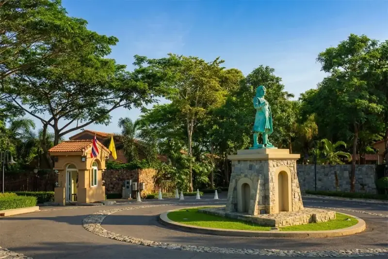 Silk Road Place in Chak Nok, Pattaya