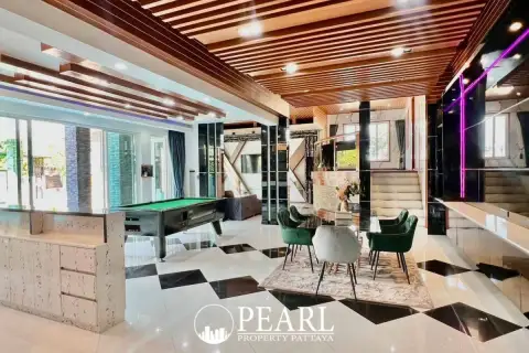 4 Bedroom House for Sale in Bang Lamung modern kitchen