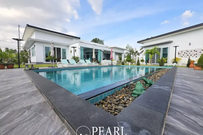 5 Bedroom House for Sale in East Pattaya – Villa/House for Sale in Pattaya
