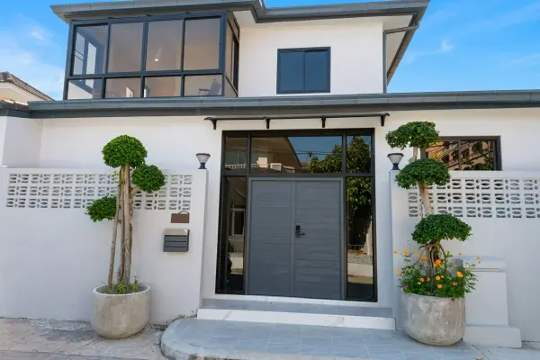 4 Bedroom House for Sale & Rent at Baan Suan Lalana