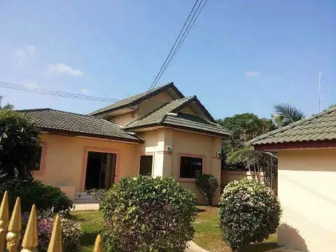 2 Bedroom House for Sale in Mabprachan, Pattaya, Thailand — 2-bedroom House — photo 2