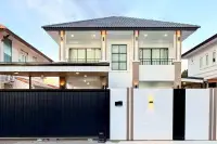 4 Bedroom House for Sale in Mabprachan, Pattaya, Thailand — 4-bedroom House — photo 5