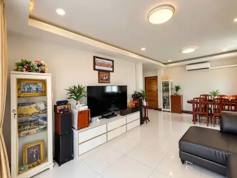4 Bedroom House for Sale in Mabprachan, Pattaya, Thailand — 4-bedroom House — photo 3