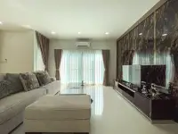 4 Bedroom House for Sale & Rent in Mabprachan, Pattaya, Thailand — 4-bedroom House — photo 3