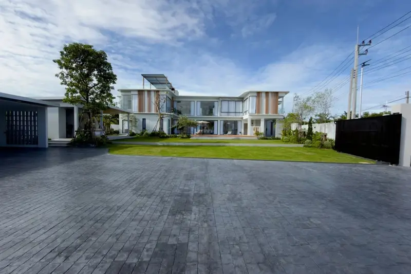 5 Bedroom House for Sale in Mabprachan – Villa/House for Sale in Pattaya