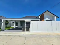 3 Bedroom House for Sale in Mabprachan, Pattaya, Thailand — 3-bedroom House — photo 2