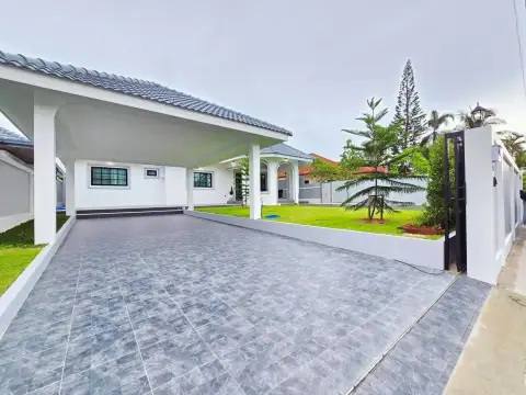 4 Bedroom House for Sale in Mabprachan, Pattaya, Thailand — 4-bedroom House — photo 3