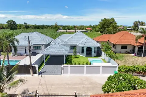 4 Bedroom House for Sale in Mabprachan, Pattaya, Thailand — 4-bedroom House — photo 2