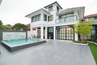 4 Bedroom House for Sale in Mabprachan, Pattaya, Thailand — 4-bedroom House — photo 1