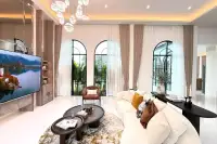 5 Bedroom House for Sale in Mabprachan, Pattaya, Thailand — 5-bedroom House — photo 3
