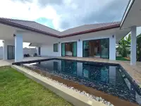 3 Bedroom House for Sale in Mabprachan with private pool, covered terrace and tiled roof exterior