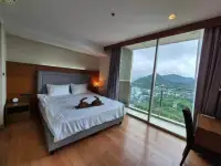 1 Bedroom Condo for Rent at Marina Bayfront Sriracha bedroom with balcony and mountain view