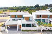 5 Bedroom House for Sale in Na Jomtien, Pattaya, Thailand — 5-bedroom House — photo 3