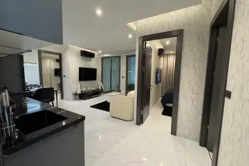 2 Bedroom Condo for Sale at Zenith Pattaya