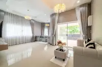 3 Bedroom House for Sale in Nong Pla Lai, Pattaya, Thailand — 3-bedroom House — photo 2