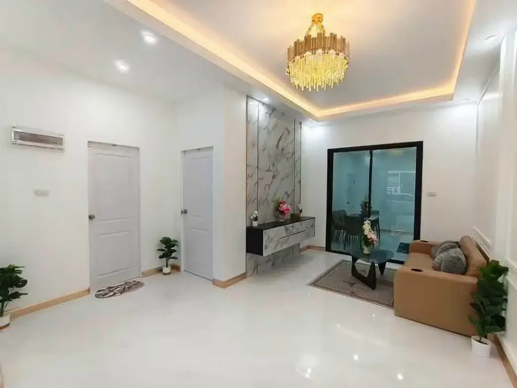 2 Bedroom Townhouse for Sale in Nong Prue, Pattaya, Thailand — 2-bedroom Townhouse — photo 1