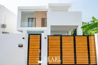 6 Bedroom House for Sale in Central Pattaya exterior front view