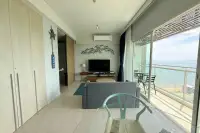 2 Bedroom Condo for Sale at Veranda Residence Pattaya spacious living room with modern furniture