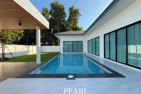 3 Bedroom House for Sale in East Pattaya master bedroom