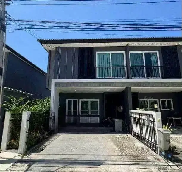 3 Bedroom Townhouse for Sale in East Pattaya