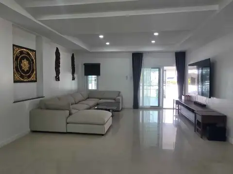 5 Bedroom House for Rent in East Pattaya, Pattaya, Thailand — 5-bedroom House — photo 3