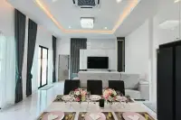 4 Bedroom House for Sale at Pattaya Green Ville, Pattaya, Thailand — 4-bedroom House — photo 4