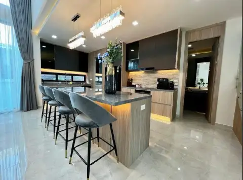 5 Bedroom House for Sale in Mabprachan, Pattaya, Thailand — 5-bedroom House — photo 4