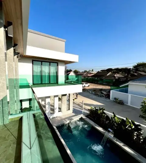 5 Bedroom House for Sale in Mabprachan, Pattaya, Thailand — 5-bedroom House — photo 5