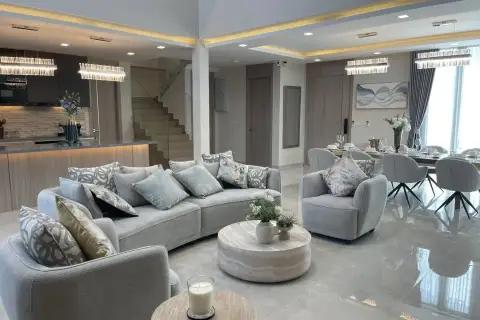 5 Bedroom House for Sale in Mabprachan, Pattaya, Thailand — 5-bedroom House — photo 2