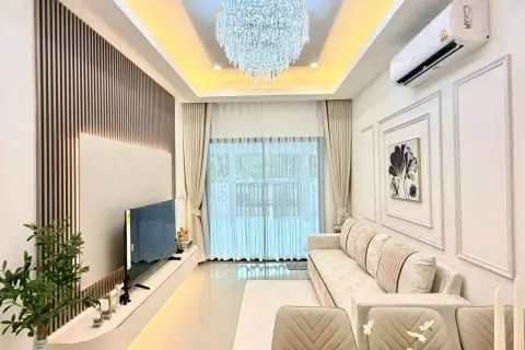 3 Bedroom Townhouse for Sale in East Pattaya, Pattaya, Thailand — 3-bedroom Townhouse — photo 2