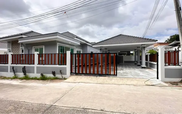 3 Bedroom House for Sale in Pong