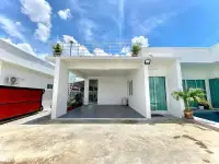 3 Bedroom House for Rent in Mabprachan front facade with covered carport and rooftop balcony