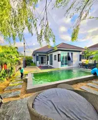 4 Bedroom House for Rent in Mabprachan single-story villa with private pool and patio seating area