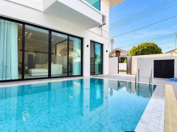 5 Bedroom House for Sale in Jomtien