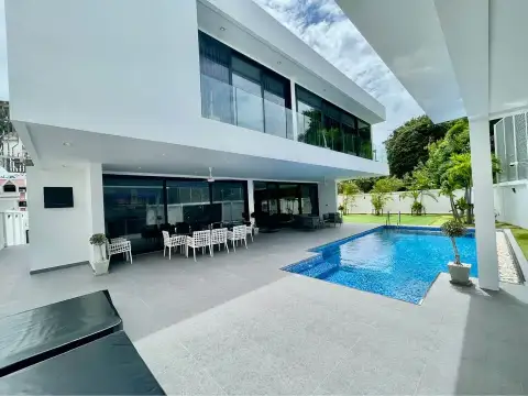 5 Bedroom House for Sale in Pratumnak Hill, Pattaya, Thailand — 5-bedroom House — photo 2