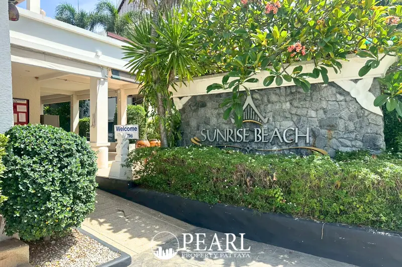 Sunrise Beach Residence in Ban Amphur, Pattaya