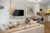 1 Bedroom Condo for Sale in Seaspire Jomtien spacious bedroom with king-size bed
