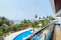 2 Bedroom Condo for Sale in Baan Haad Uthong Condominium master bedroom with king-size bed