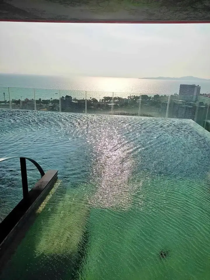 1 Bedroom Condo for Sale at Riviera Ocean Drive, Pattaya, Thailand — 1-bedroom Condo — photo 1