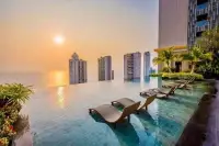 1 Bedroom Condo for Sale at Riviera Wong Amat Beach, Pattaya, Thailand — 1-bedroom Condo — photo 2